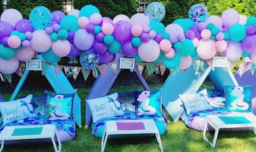 Read more about the article Crafting Unforgettable Outdoor Movie Nights and Sleepover Parties: Your Ultimate Guide