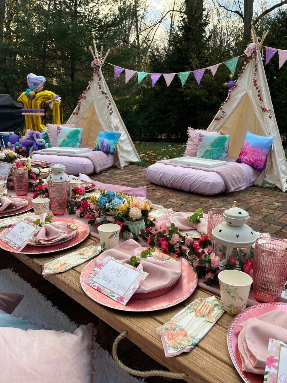 Read more about the article Awesome Ways to Host a Dream Sleepover!!
